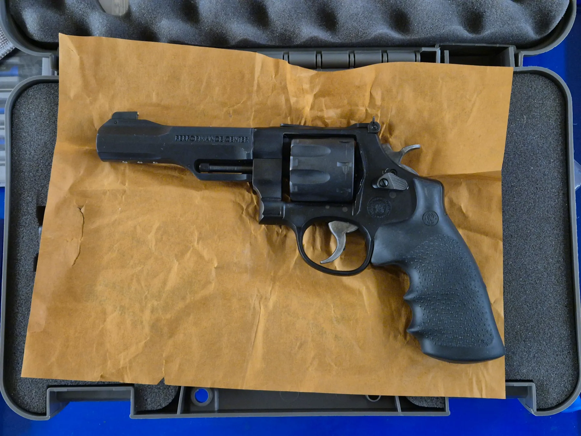 Revolver Smith & Wesson 327 TRR8